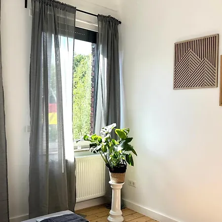 Savanna Im Historischen Stadtkern Linn In Krefeld, Naehe Duesseldorf Messe, Airport, Parkmoeglichkeiten Direkt Vor Dem Haus Krefeld