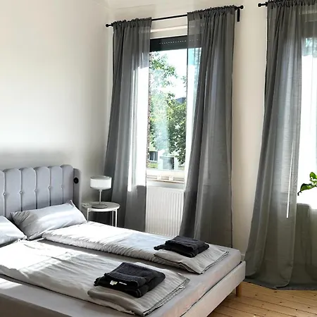 Savanna Im Historischen Stadtkern Linn In Krefeld, Naehe Duesseldorf Messe, Airport, Parkmoeglichkeiten Direkt Vor Dem Haus Apartmán Krefeld