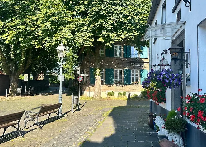 Apartament Savanna Im Historischen Stadtkern Linn In Krefeld, Naehe Duesseldorf Messe, Airport, Parkmoeglichkeiten Direkt Vor Dem Haus